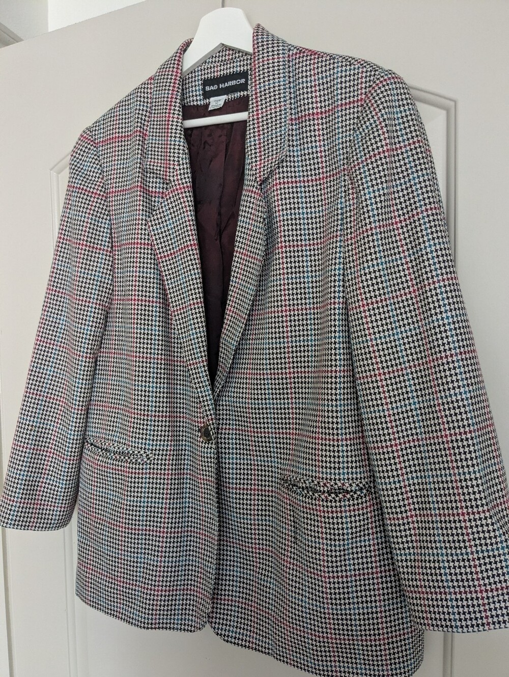 Sag Harbor Men’s Black & White Glen Plaid Blazer with Red Accent